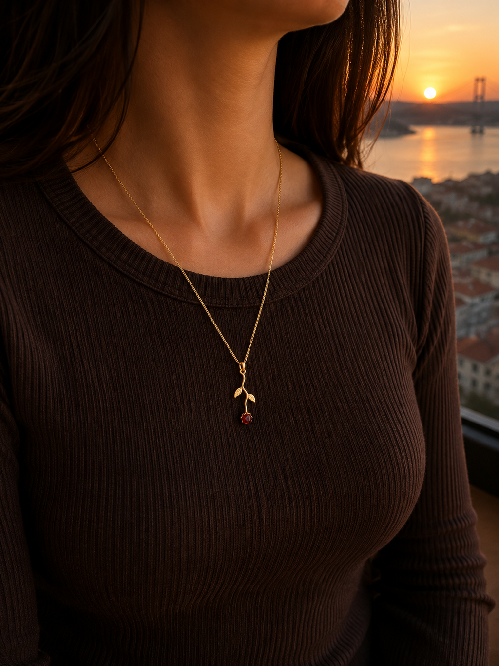 Gold Çelik Rose Figürlü Kolye